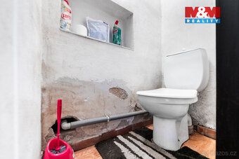 Nabízíme prodej rodinného domu o zastavěné ploše 255 m2 a di