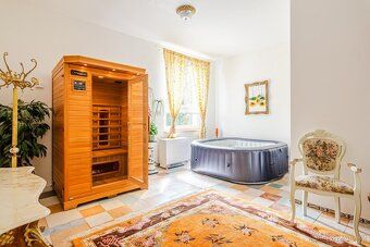 In exclusive representation of the owner I would like to offer for sale a family house with 6…