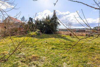 I would like to offer you an exclusive opportunity to purchase a plot of land measuring in area