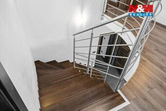 Nabízíme k prodeji moderní rodinný dům 6+kk v žádané lokalit