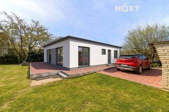 We offer for sale an attractive property in a quiet location of P