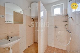 Looking for a family house with garden, farm buildings and great location?
