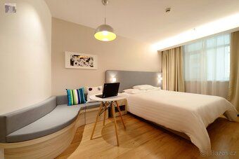 Pokud hledáte jedinečný apartmán v srdci Prahy, tento objekt