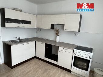 Nabízíme k pronájmu rodinný dům v Návsí. Zděný, dvoupodlažní