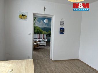 Nabízíme k pronájmu rodinný dům v Návsí. Zděný, dvoupodlažní