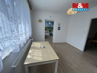 Nabízíme k pronájmu rodinný dům v Návsí. Zděný, dvoupodlažní