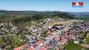 K prodeji svažitý pozemek o celkové rozloze 2091 m2, který n