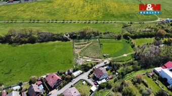 K prodeji svažitý pozemek o celkové rozloze 2091 m2, který n