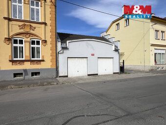 We offer for sale a two-car garage with garden featuring great investment potential and…