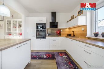We present you a one-story family house in the quiet village of Nezabyl