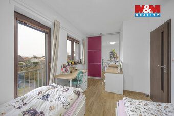We offer for sale a family house with layout 4+kk and usable area of 100 sqm.