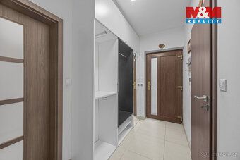 We offer for sale a family house with layout 4+kk and usable area of 100 sqm.