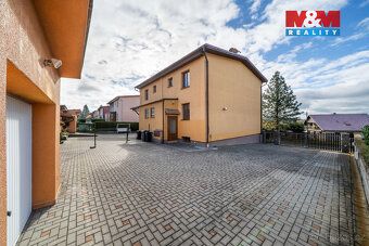 We offer for sale a family house with 4+kk layout in a quiet part of