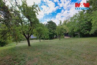 We offer for sale a building plot of 1,303 m² in the village of Ptenský Dvorek near Prostějov.
