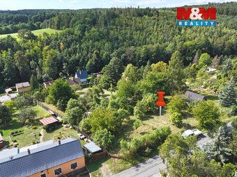 We offer for sale a building plot of 1,303 m² in the village of Ptenský Dvorek near Prostějov.