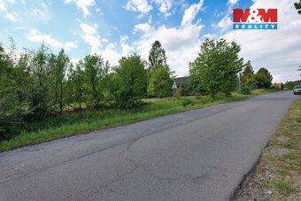 We offer for sale a building plot of 1,303 m² in the village of Ptenský Dvorek near Prostějov.