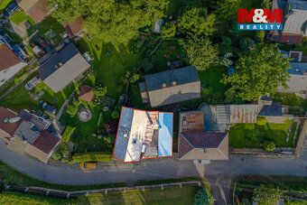We offer for sale a charming cottage in the picturesque part of town S