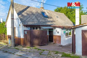 We offer for sale a charming cottage in the picturesque part of town S