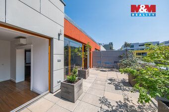 In prestigious location in the very heart of Prague we offer unique apartment with layout 5+kk…
