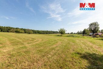 Přejete si bydlet na klidném místě, téměř bez sousedů, v blí