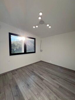 For sale new unoccupied mobile home with footprint of 12.0 x 4.0