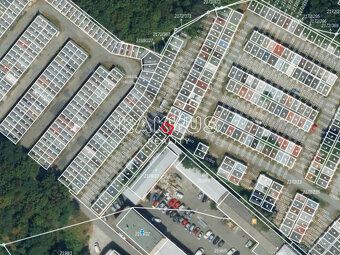 We offer for sale a semi-detached garage in personal property on municipal land, located in a…