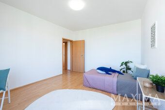 Exkluzivně nabízíme k prodeji prostorný a světlý byt v osobn