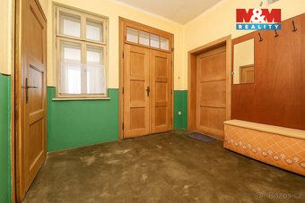 In exclusive representation of owners we offer for sale a family house before reconstruction…