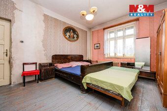 In exclusive representation of owners we offer for sale a family house before reconstruction…