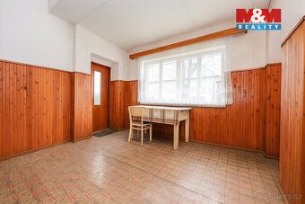 In exclusive representation of owners we offer for sale a family house before reconstruction…