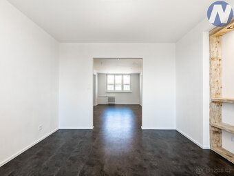 In exclusive representation I offer for sale a very nice, completely renovated apartment of…