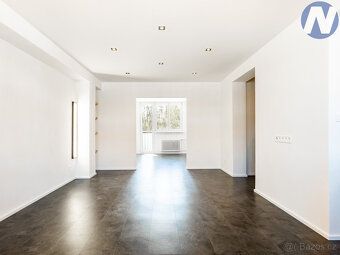 In exclusive representation I offer for sale a very nice, completely renovated apartment of…