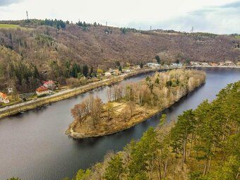 We offer for sale a cottage of 29 m² in Davle, Prague - West at a unique location