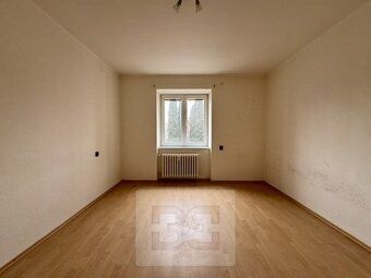 Ref code N08821 I offer for sale an apartment of layout 2+1 and area 