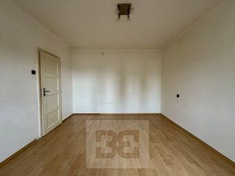 Ref code N08821 I offer for sale an apartment of layout 2+1 and area 