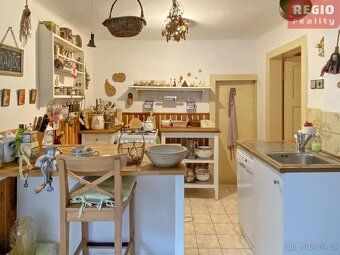 We offer a unique opportunity to buy a family house (cottage) with an extensive plot of land…