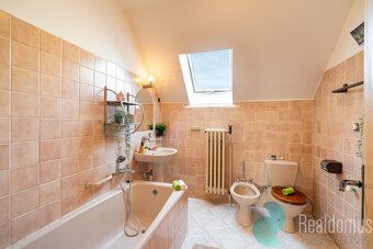 REALDOMUS Real Estate Agency will arrange the sale of space