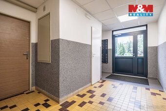 Exklusivní pronájem prostorného a slunného o dispozici bytu 