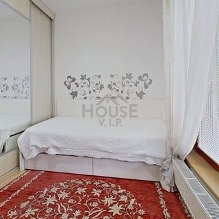 Ref No. 01573 We offer for rent a beautiful, fully equipped apartment of