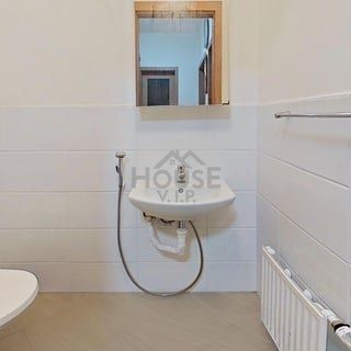 Ref No. 01573 We offer for rent a beautiful, fully equipped apartment of