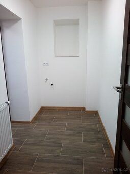Spacious bright apartment in renovated apartment house.