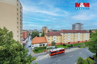 Exkluzivně Vám nabízíme pronájem prostorného a slunného bytu