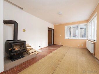 For sale: 5 bedroom house with potential in Gručovice Offering for sale is a spacious family home of approx.