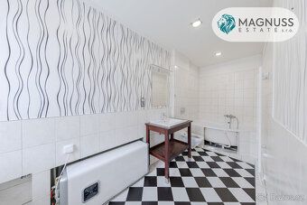 Looking for a place where you can have true privacy, plenty of space and peaceful family surroundings?
