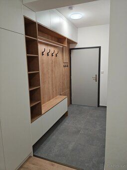 Nabízím k pronájmu prostorný byt 3+kk s balkónem a s vyhraze