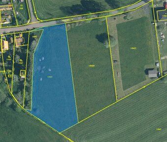 I am offering for sale a building plot of 4,145 m² in Sokolov