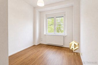 Nabízíme k pronájmu kompletně zrekonstruovaný byt 3+1 o veli