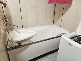 Oferujemy na sprzedaż mieszkanie 2+1 z loggią położone na trzecim piętrze