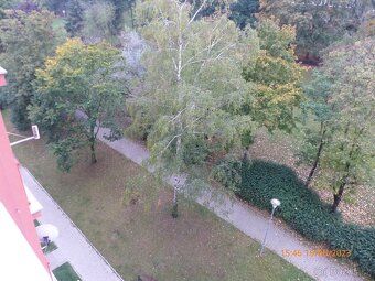 We offer exclusively for rent an apartment 2KK in a seven-storey fully renovated panel house with new lift.