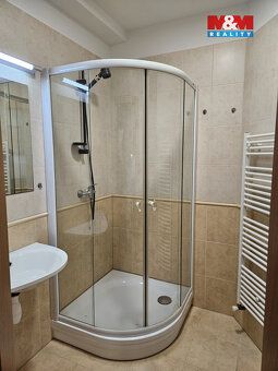 Pronájem krásného bytu 2+kk, 45 m² v cihlovém domě v klidné 